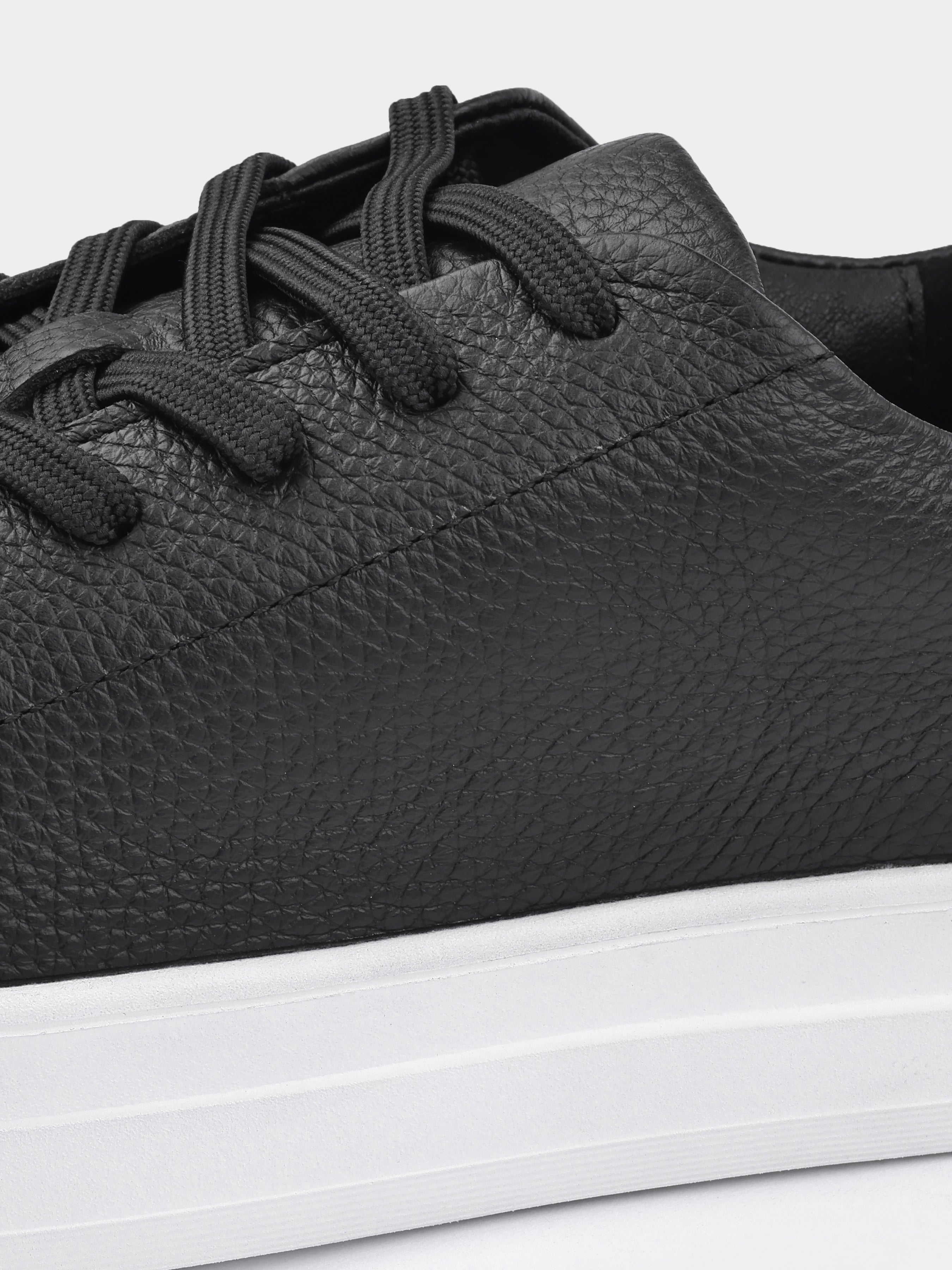 Cento Matte Black White Sneakers