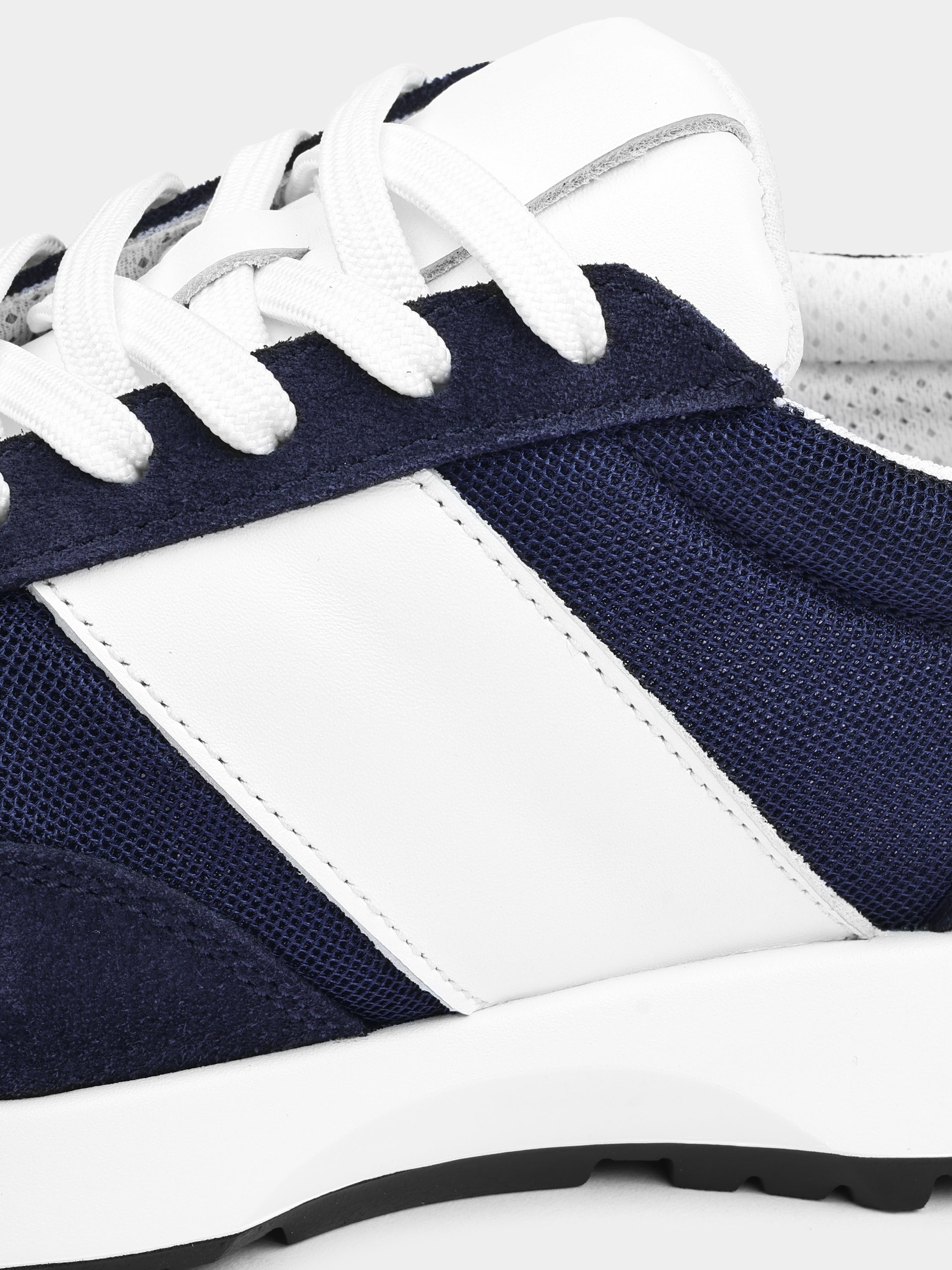 Lasciare Navy Sneakers