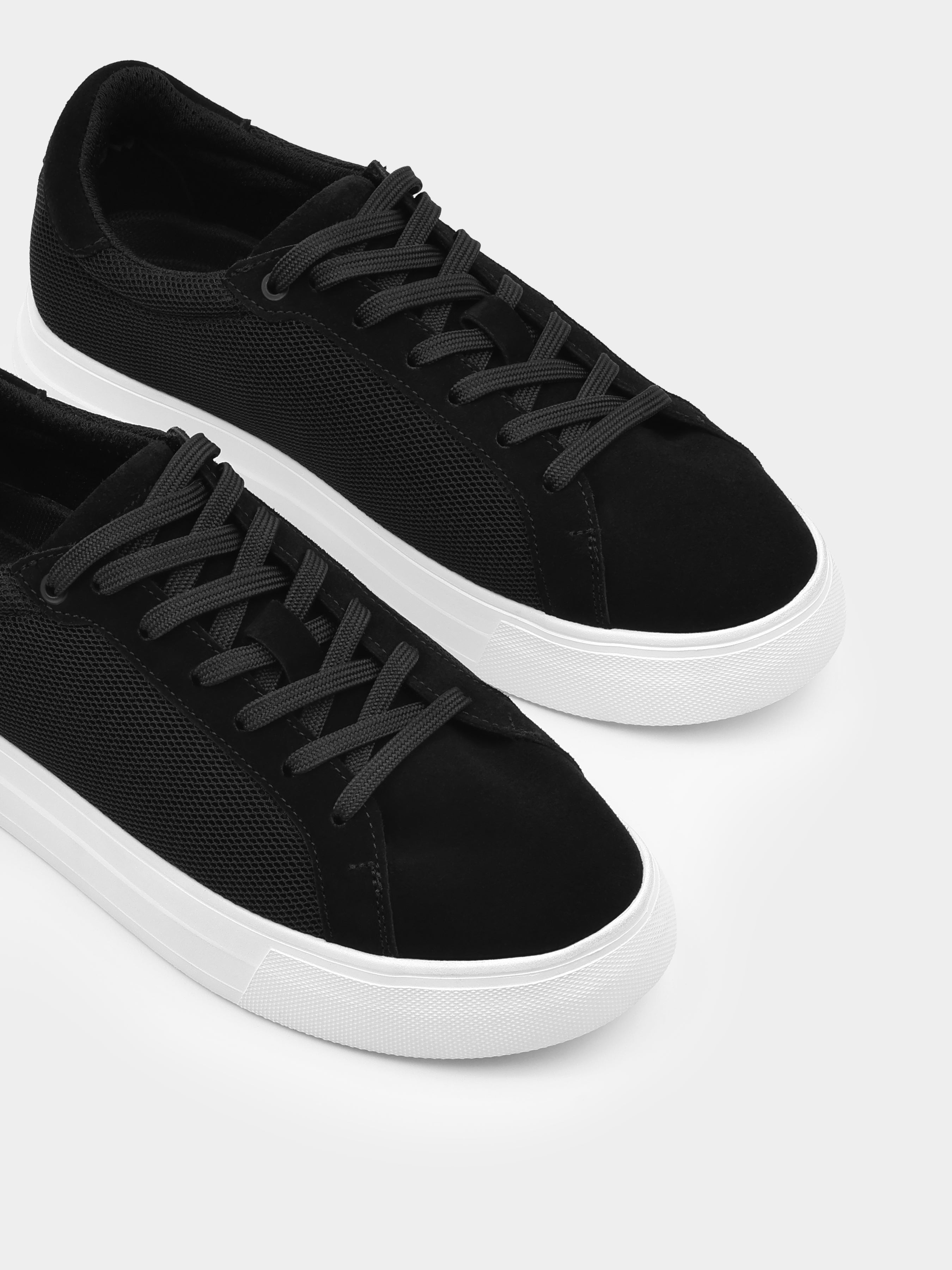 Dovera Black White Sneakers