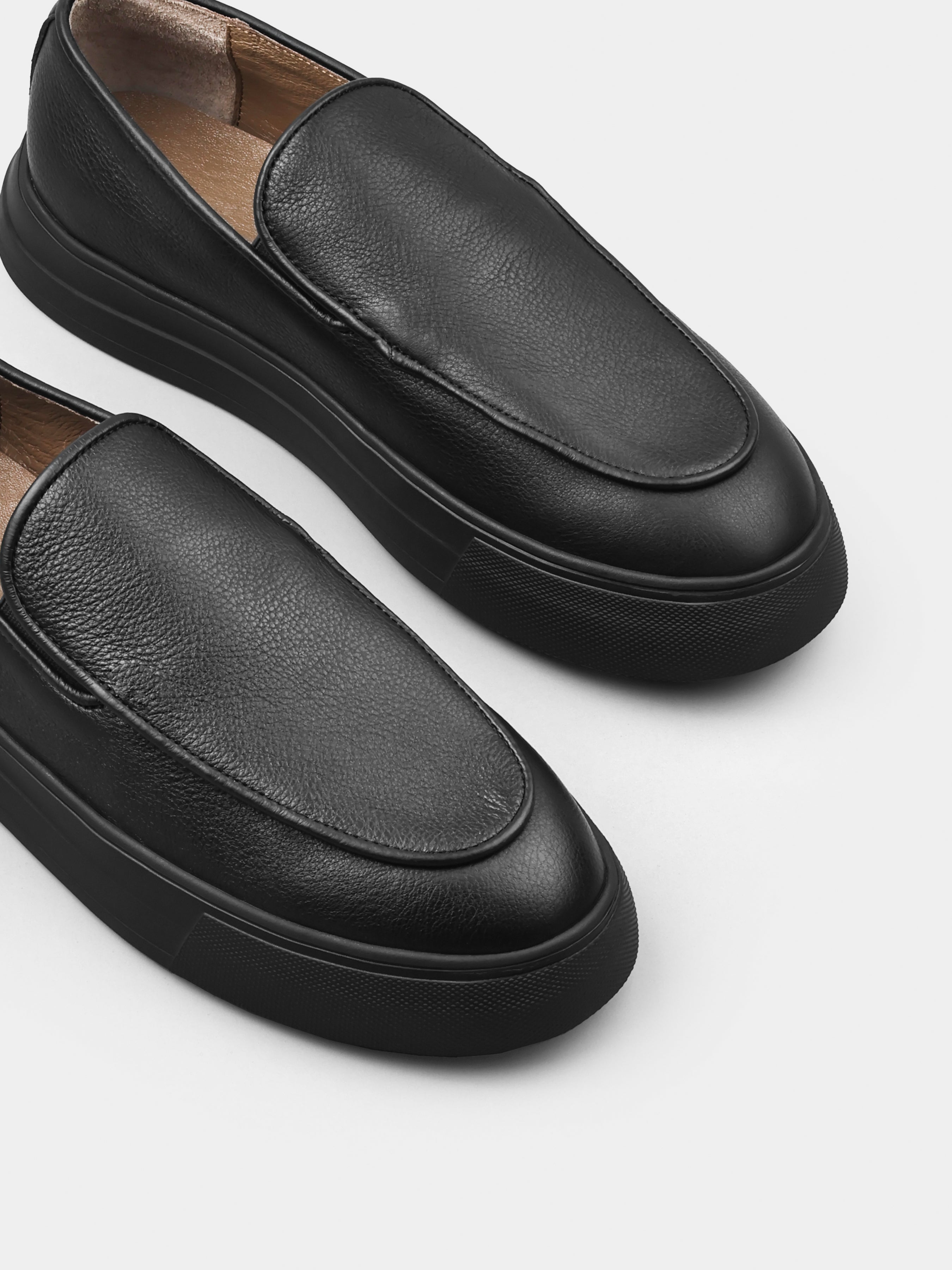 Loafers, Oscuro, Black, Men's shoes, natural leather upper and lining, diagonally view