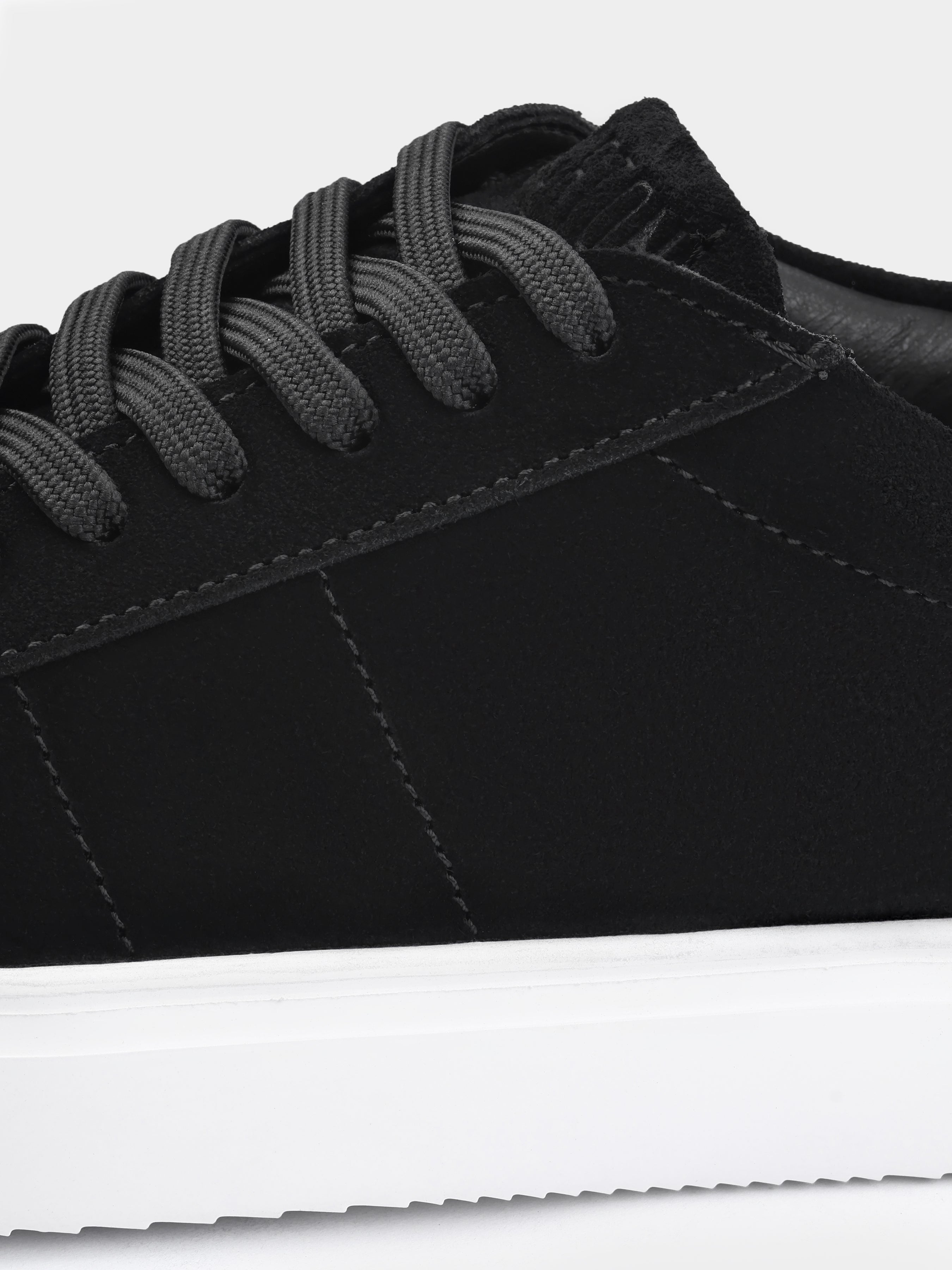 Intendo Black White Suede Sneakers