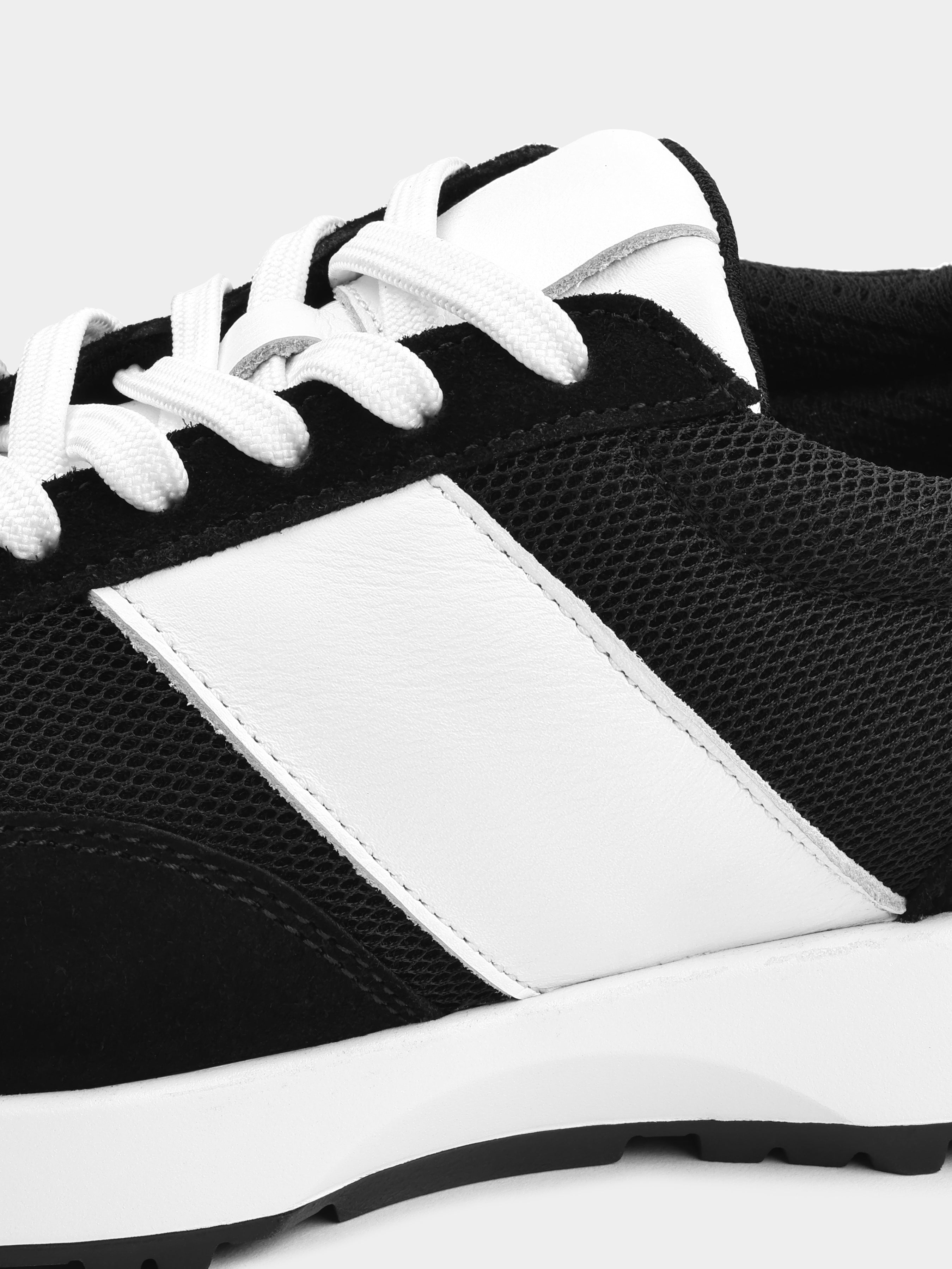 Lasciare Black White Sneakers