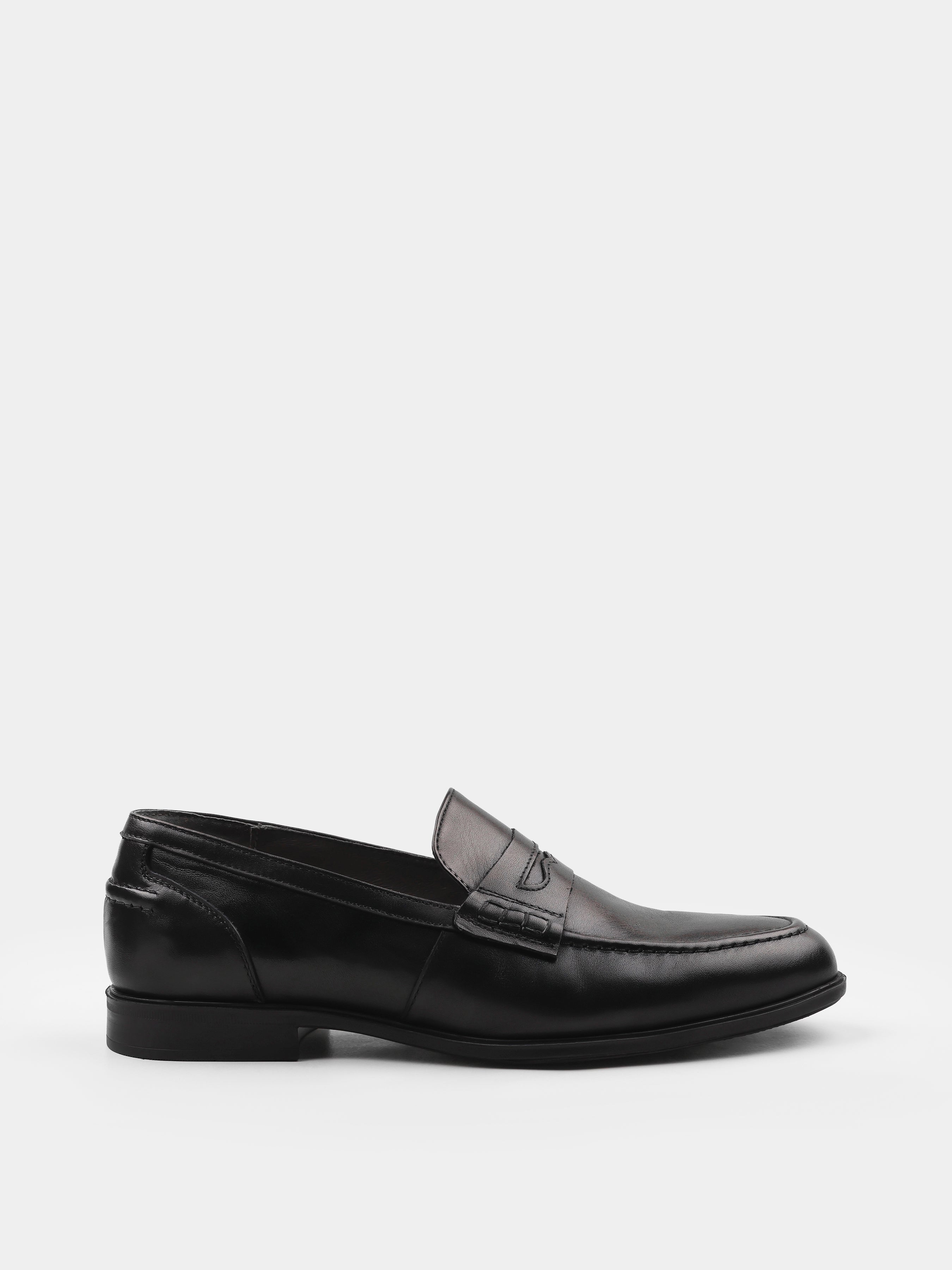 Vivere Black Loafers