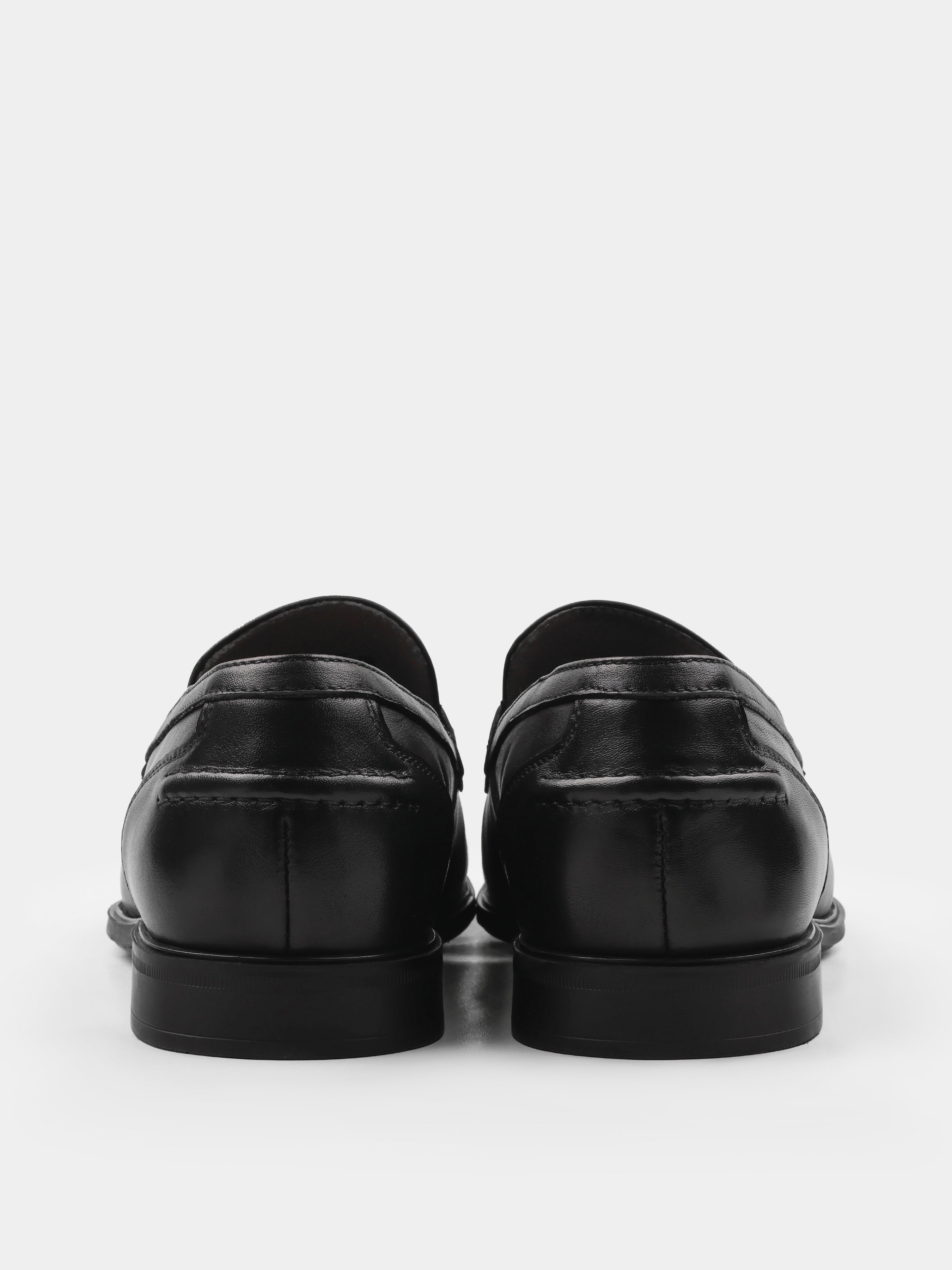 Vivere Black Loafers